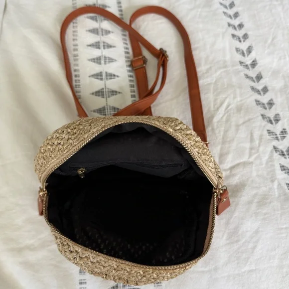 Topshop Tan and Brown Woven Backpack - Picture 5 of 6